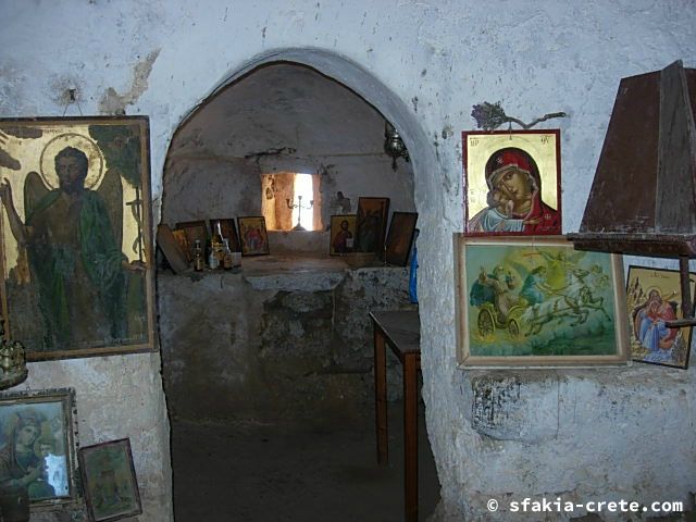 Photo report of two mountain walks in Sfakia, Crete, June 2008